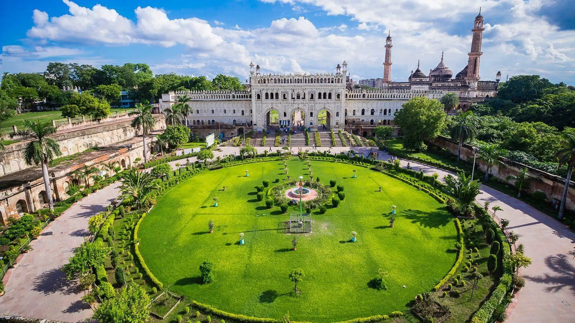 From Lucknow: 1 Day Tour With Private Car & Driver