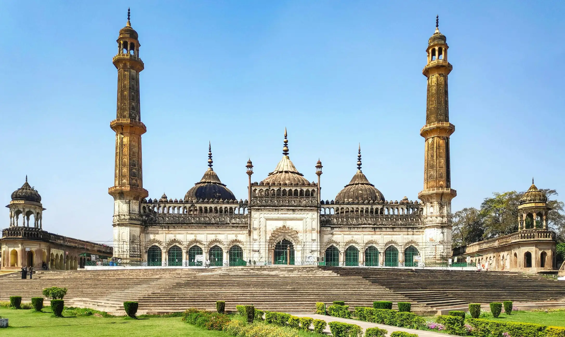 From Lucknow: 1 Day Tour With Private Car & Driver